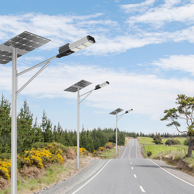 150w Solar Powered LED Street Lights Ip66 Ip67 King Kong 3 Heads 50x22x9cm